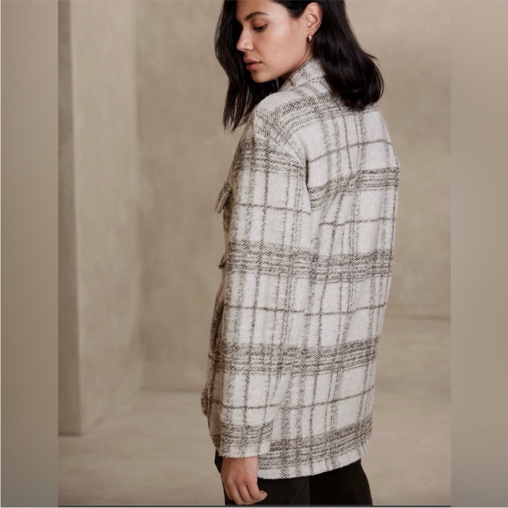 Banana Republic Plaid Gray Women's Jacket - Picture 2 of 8